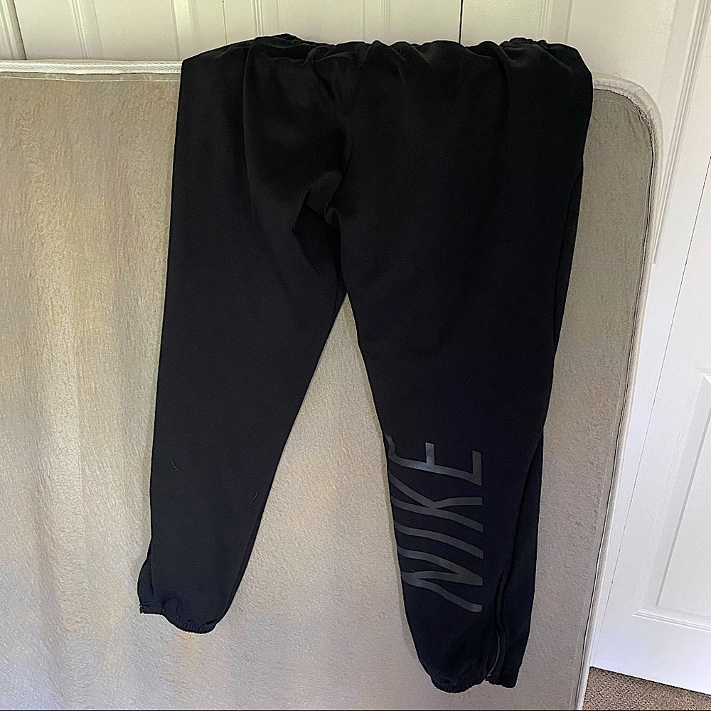Nike Therma Training Sweatpants with Ankle Zip